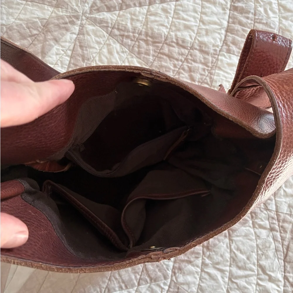 Duluth Co. brown leather messenger bag - Picture 5 of 8